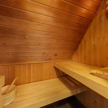 Restyled House With Sauna, Near Dom wakacyjny