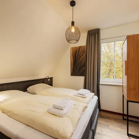 Dom wakacyjny Restyled House With Sauna, Near